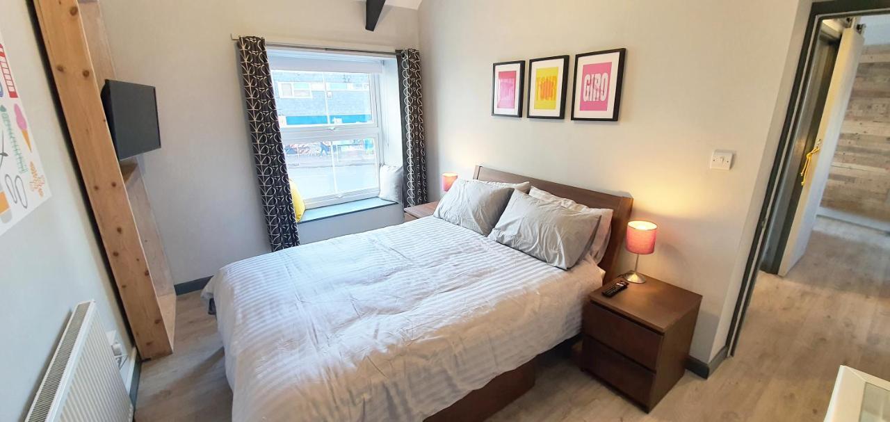 Cheddar Village Apartment 外观 照片